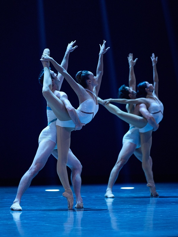 Les Grands Ballets Canadiens  