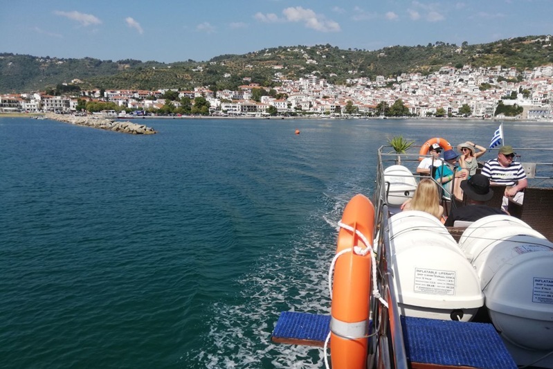 Die Maßnahmen der Regierung zielen darauf ab, den Anstieg der Fährtarife in Griechenland einzudämmen, indem sie die Kosten der Betreiber ausgleichen, die durch die steigenden Kraftstoffpreise entstehen.