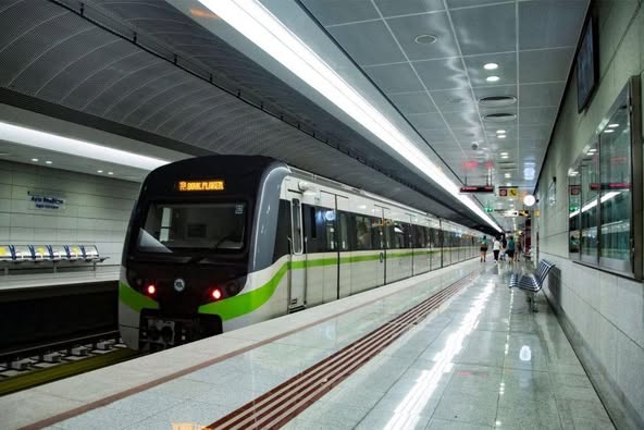Athen testet im Juli U-Bahn-, Straßenbahn- und Buslinien für die Nacht