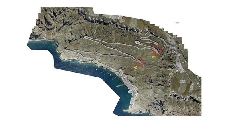 Karte des Hafens von Athinios mit den ausgewiesenen Gebieten A und B